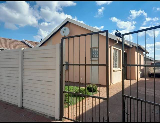 2 BEDROOM HOUSE FOR SALE IN SKY CITY